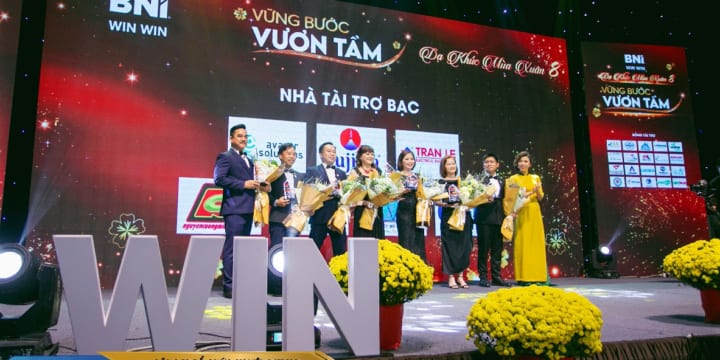 Tại Sao Doanh Nghiệp Nên Đầu Tư Tổ Chức Tiệc Tất Niên?